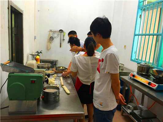 魅力小吃培訓學員早餐包子制作案例