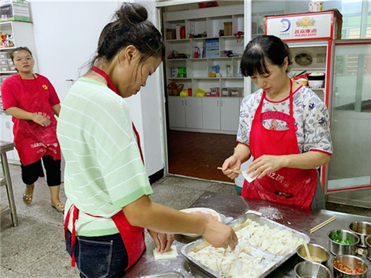 泉州千里香餛飩培訓班學員實訓現場